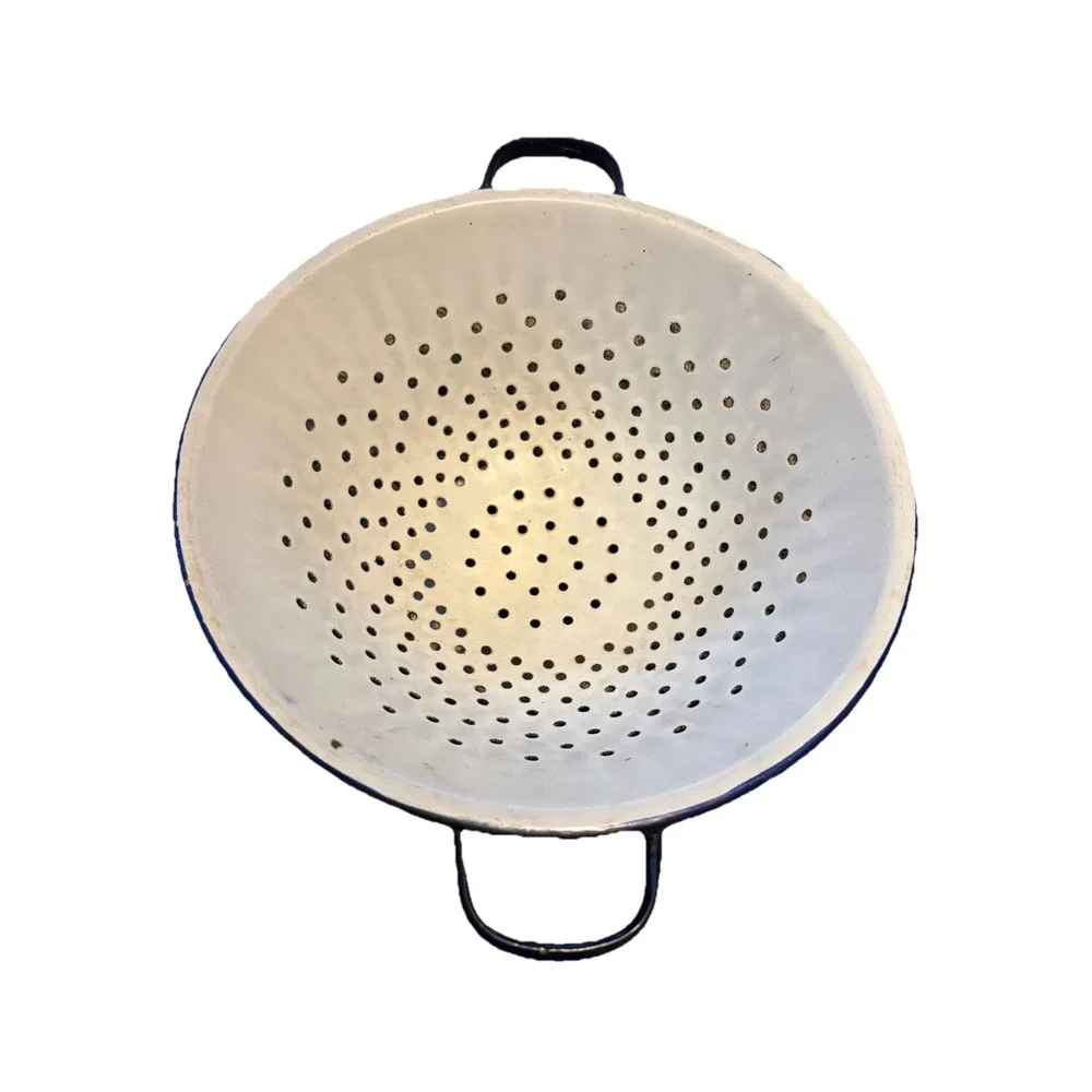 Vtg white enamelware Colander Blue Trim Farmhouse Kitchen strainer double handle